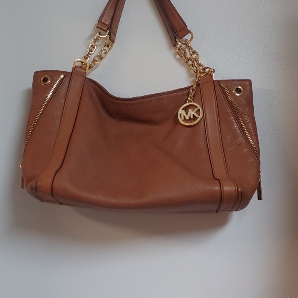 Large authentic Michael Kors purse! - Picture 11 of 12